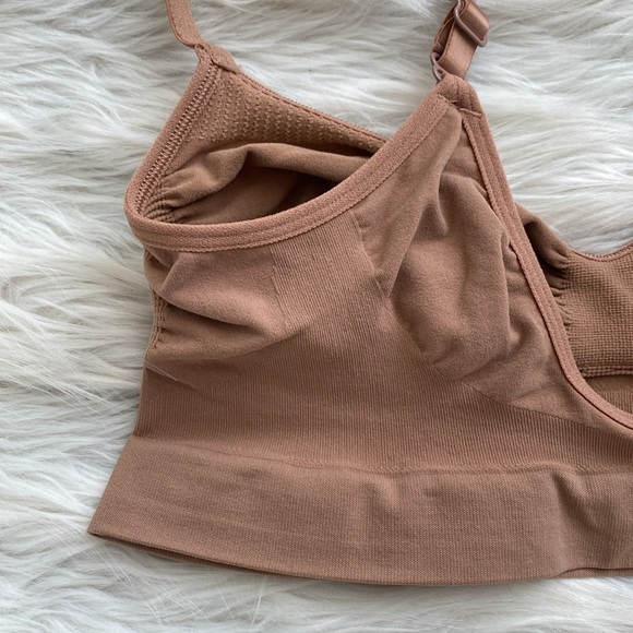 SKIMS | Seamless Sculpt Bralette - Picture 6 of 9